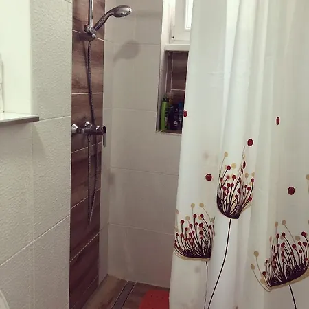 아파트 Apartment In The Old City